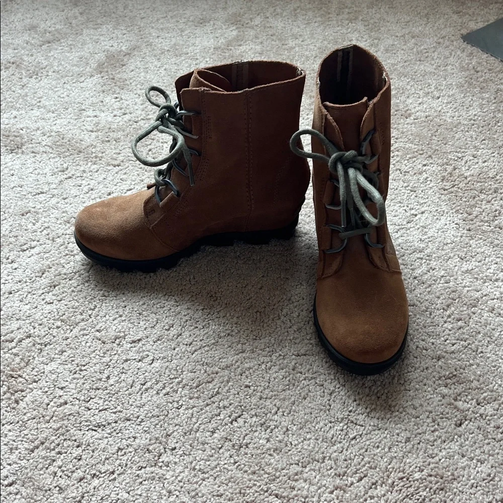 Sorel Joan of Arctic Wedge II Men's Suede Lace-Up Ankle Boots